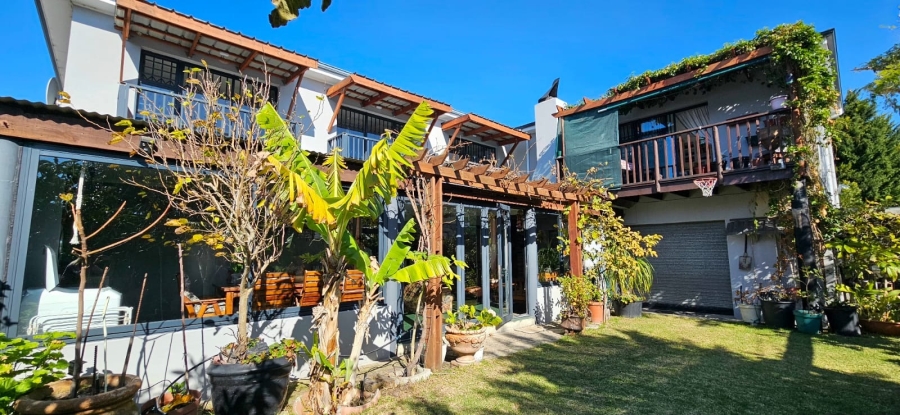 6 Bedroom Property for Sale in Franskraal Western Cape